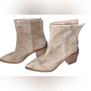 Steve Madden Amber Beige Womens Shoes Size 10M Boots